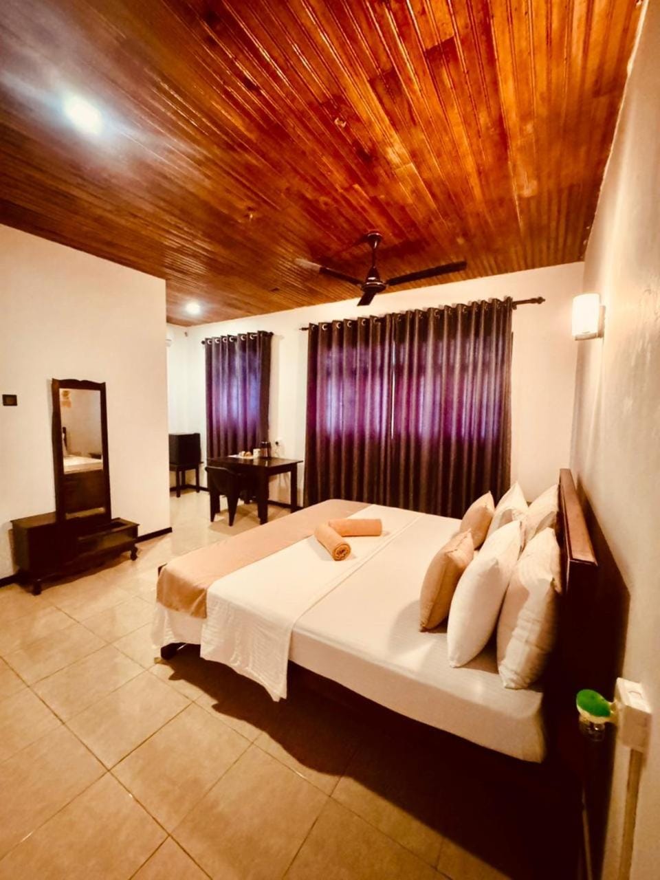 Asiri guest house Bed and Breakfast in Southern Province