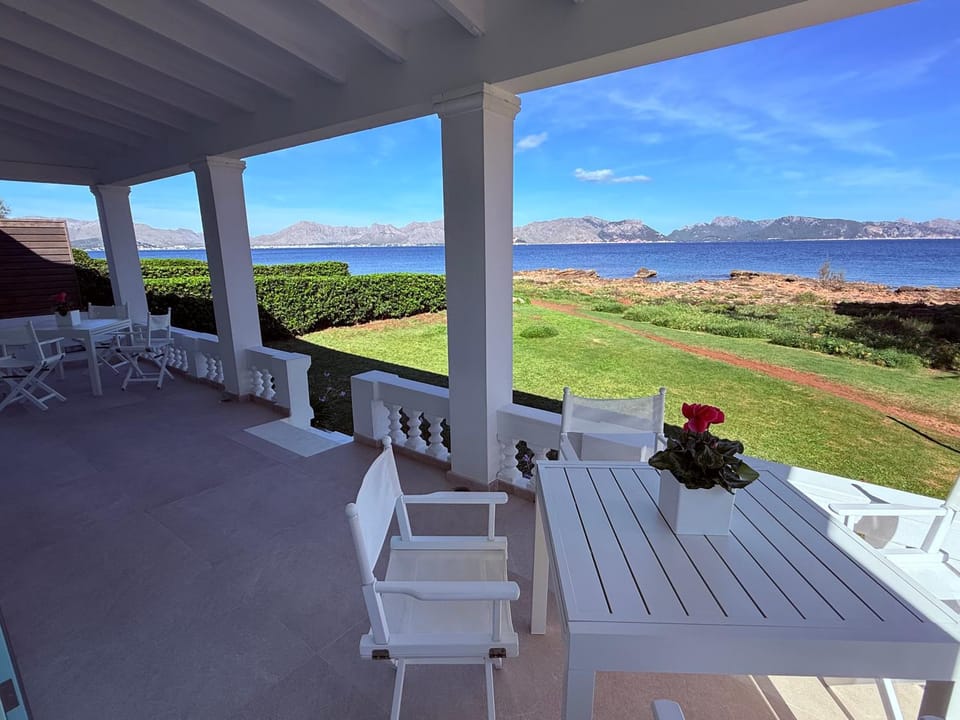 Day, Natural landscape, Balcony/Terrace, Balcony/Terrace, Dining area, Mountain view, Sea view