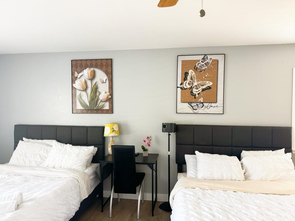 3000sqft Modern Minimal 5BR3BA Home Near ONT House in Eastvale