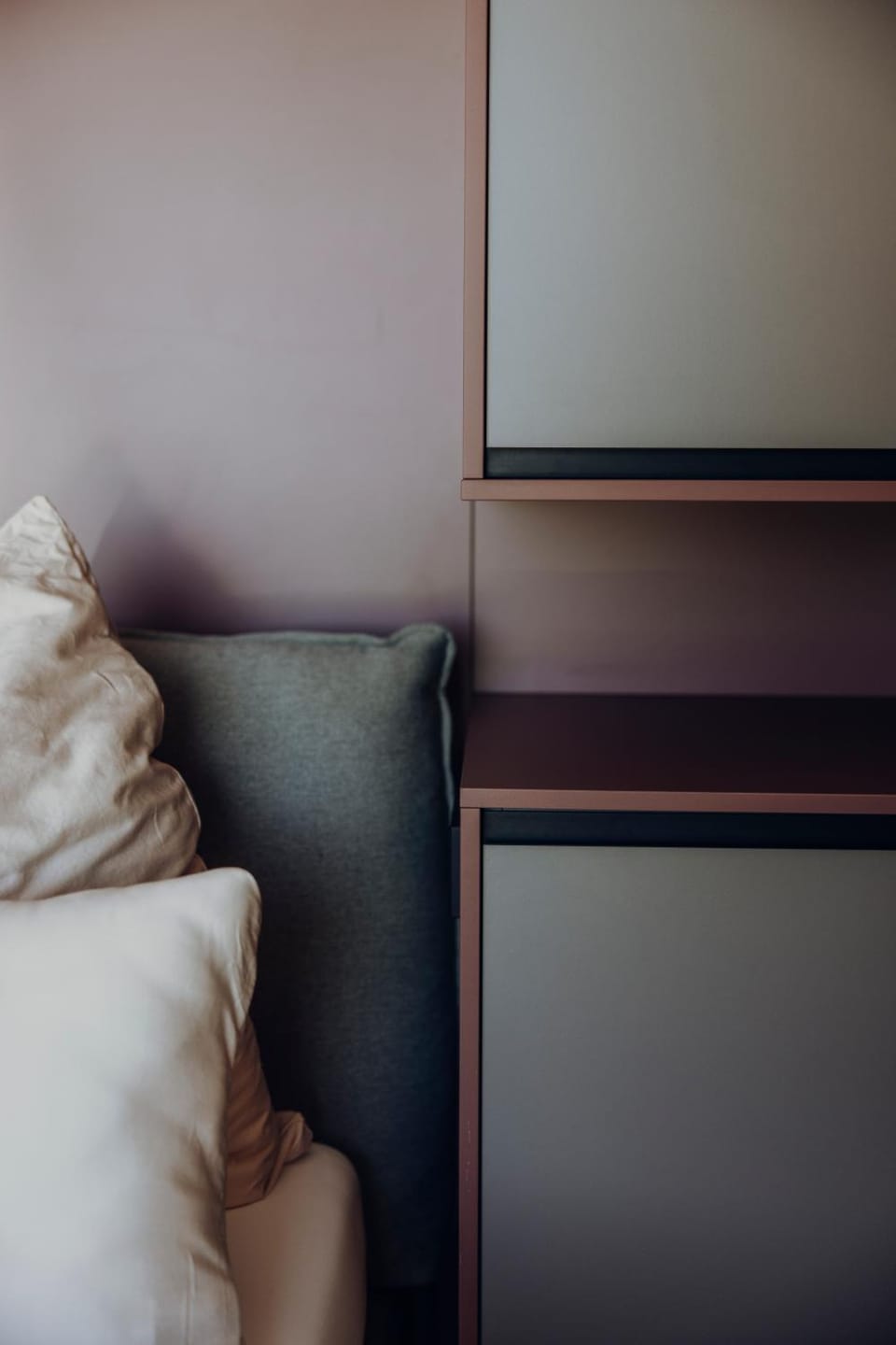 Bed, Natural landscape, Photo of the whole room, Bedroom