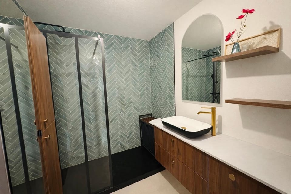 Shower, Bathroom, washing machine