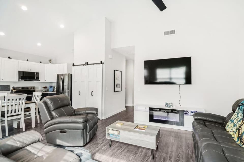 Modern 3BR2BA6Beds Games Near Downtown House in Saint Augustine