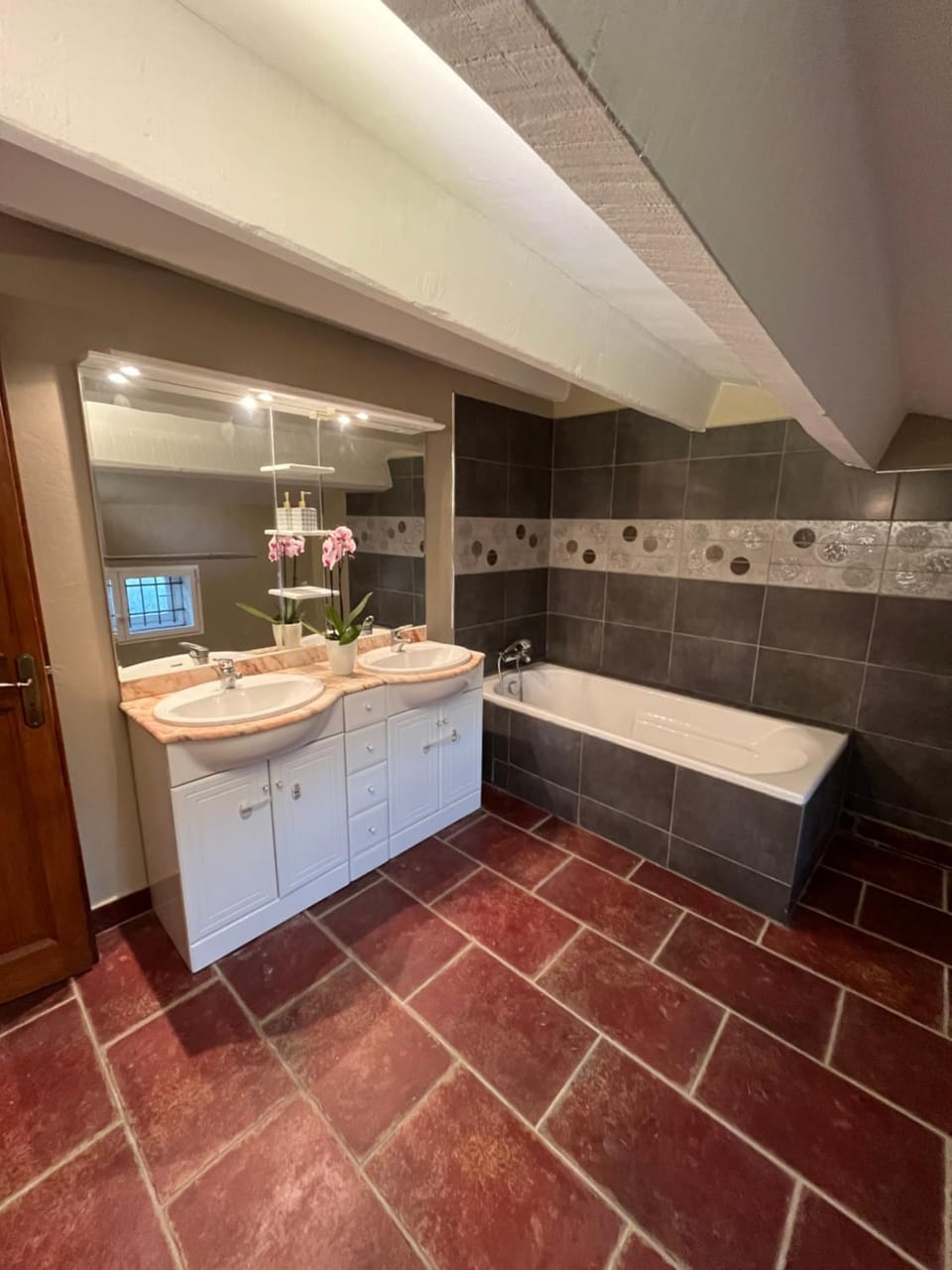 Bathroom, Bath