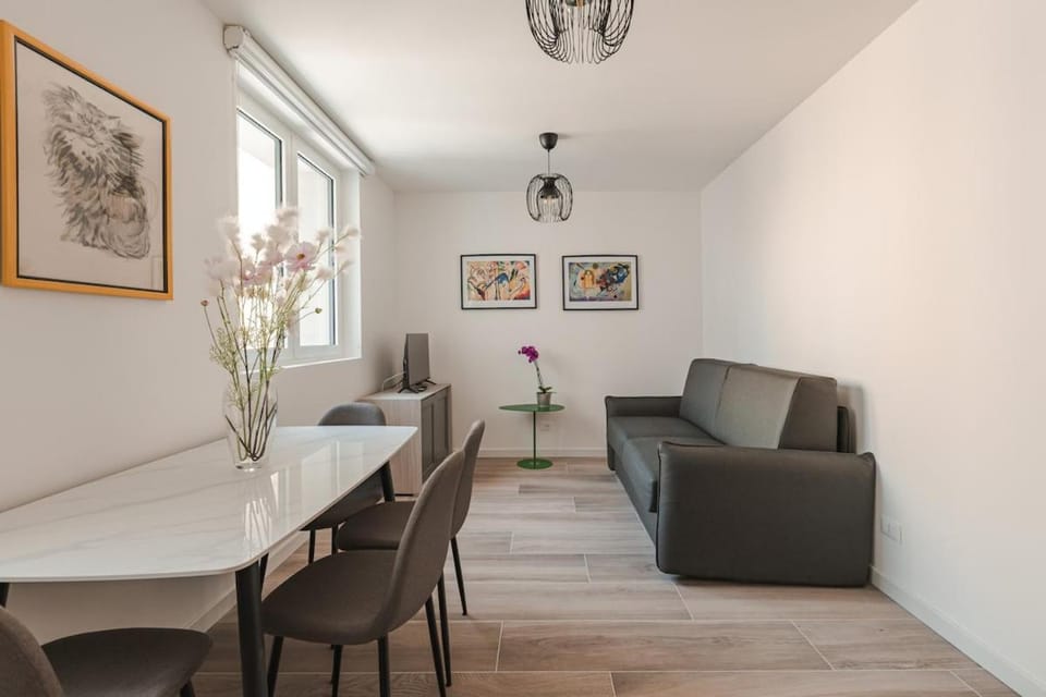 Free Parking Central Station Elegant Apartment Apartment in Trieste