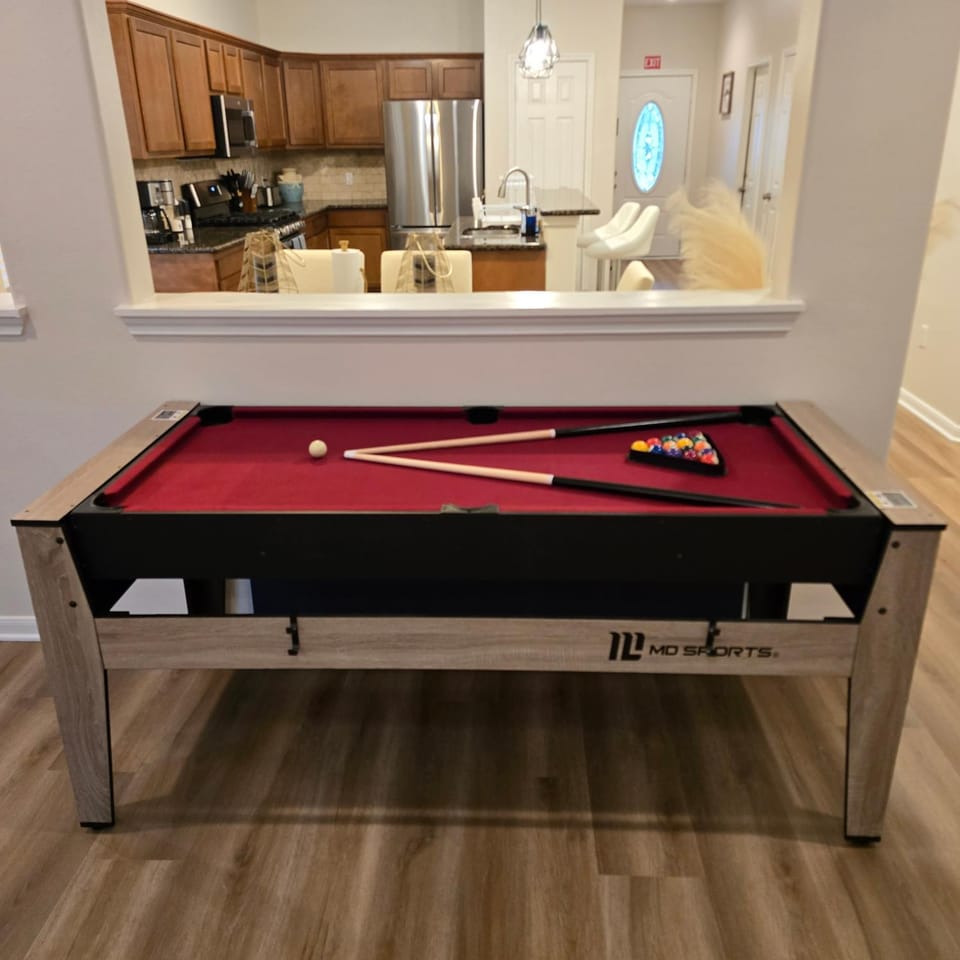 Modern Spacious Home Near the medical center, NRG, Downtown and UHD House in Houston