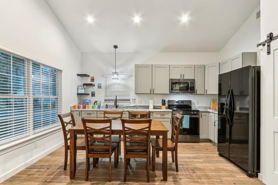 Stylish 3BR2BA6Beds Spacious Near Downtown House in Saint Augustine
