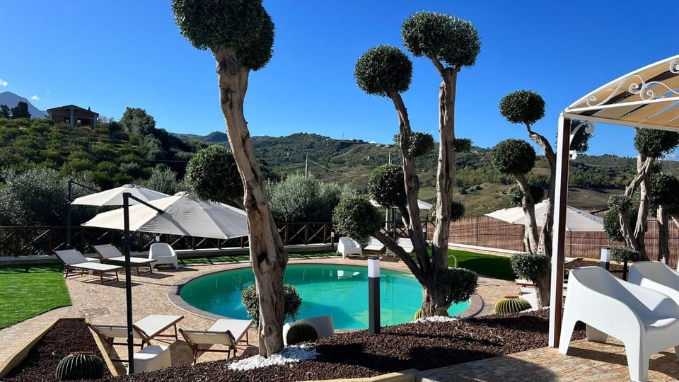 Natural landscape, Mountain view, Swimming pool, sunbed