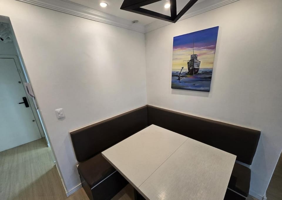 Dining area, Meals
