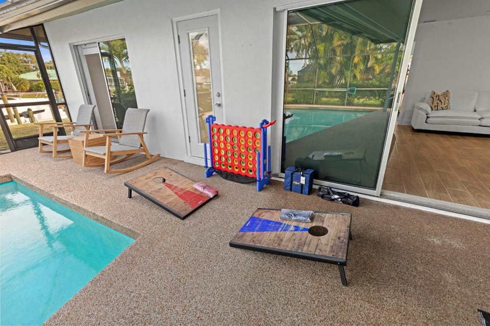 4BR Waterfront Home w Heated Pool & Private Dock House in Cypress Lake