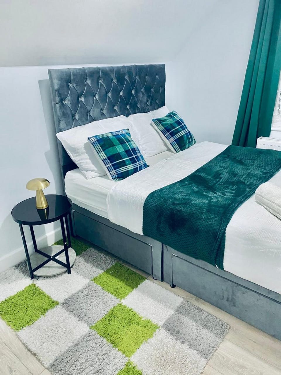 Coastal Flats with Garden & Parking near Castle Apartment in Dover