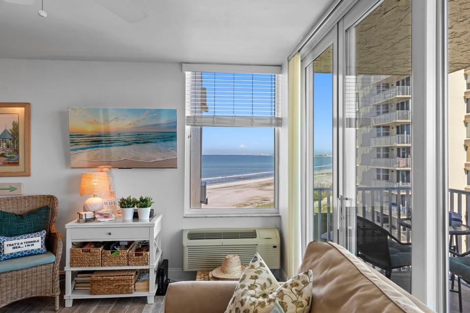 708C Sunrise Sunset Water Views House in Estero Island