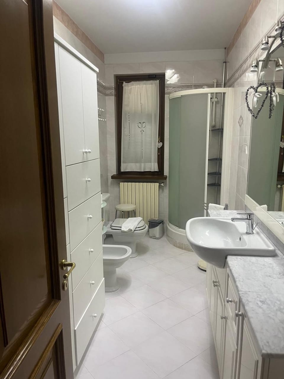 Shower, Toilet, Bathroom, bidet