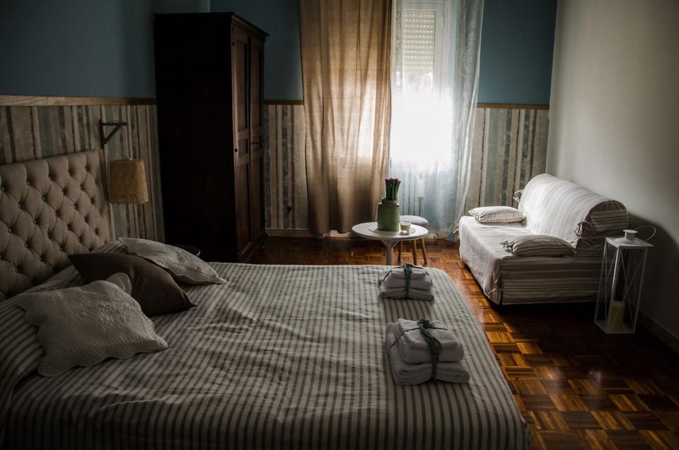 Day, Photo of the whole room