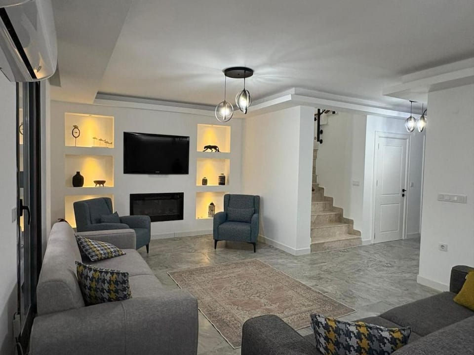 Villa with Private Pool in the Heart of Vineyard & Gastronomy Routes Villa in İzmir Province