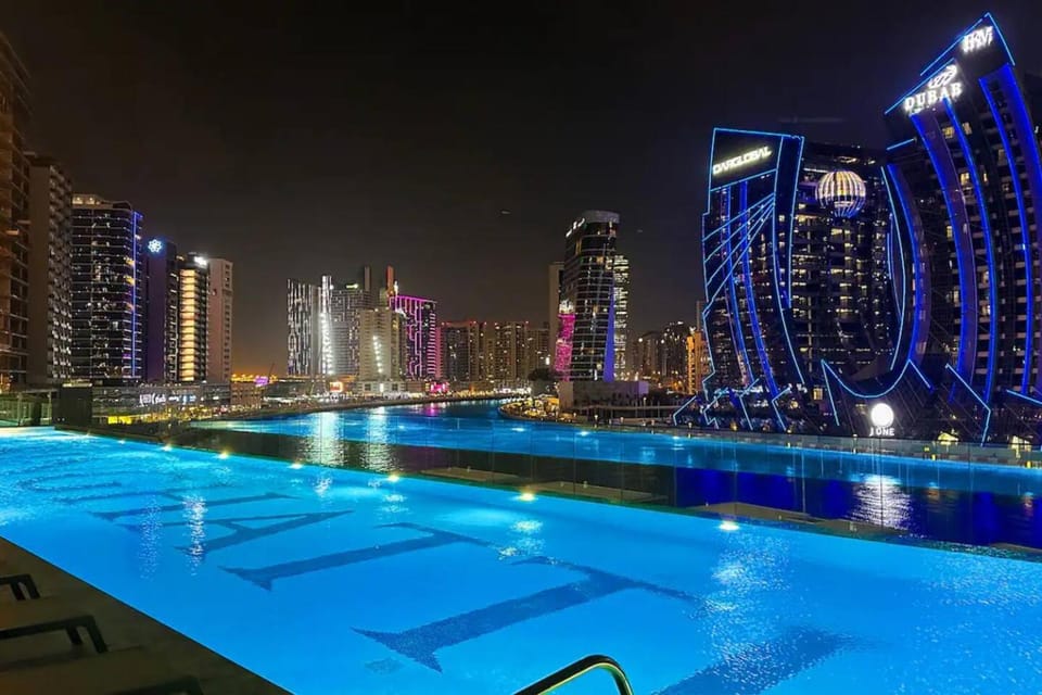 City view, Pool view, Swimming pool