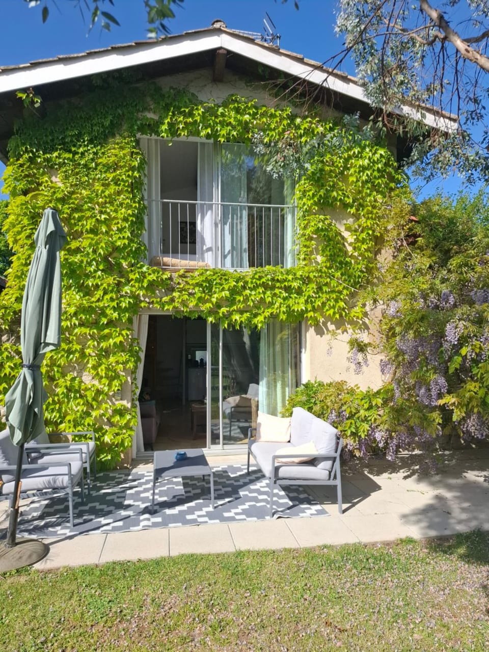 Maison vue sur le vercors piscine privee House in Provence