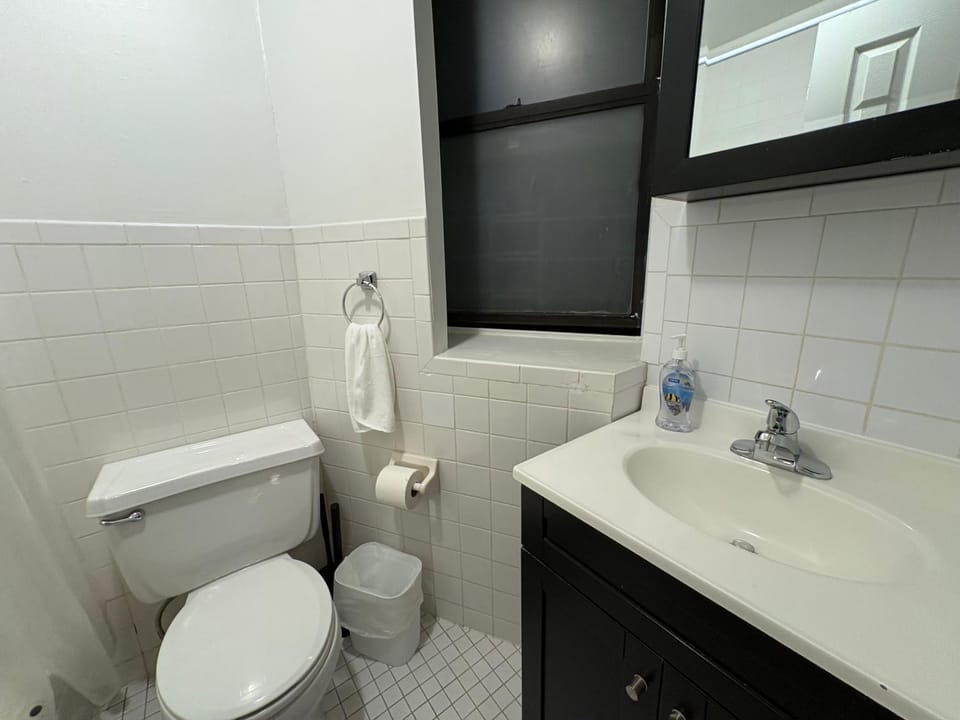 Toilet, Bathroom, towels