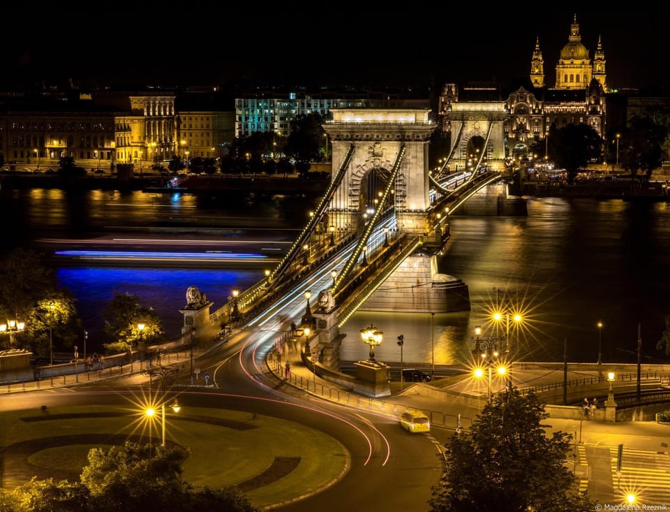 Nearby landmark, Night