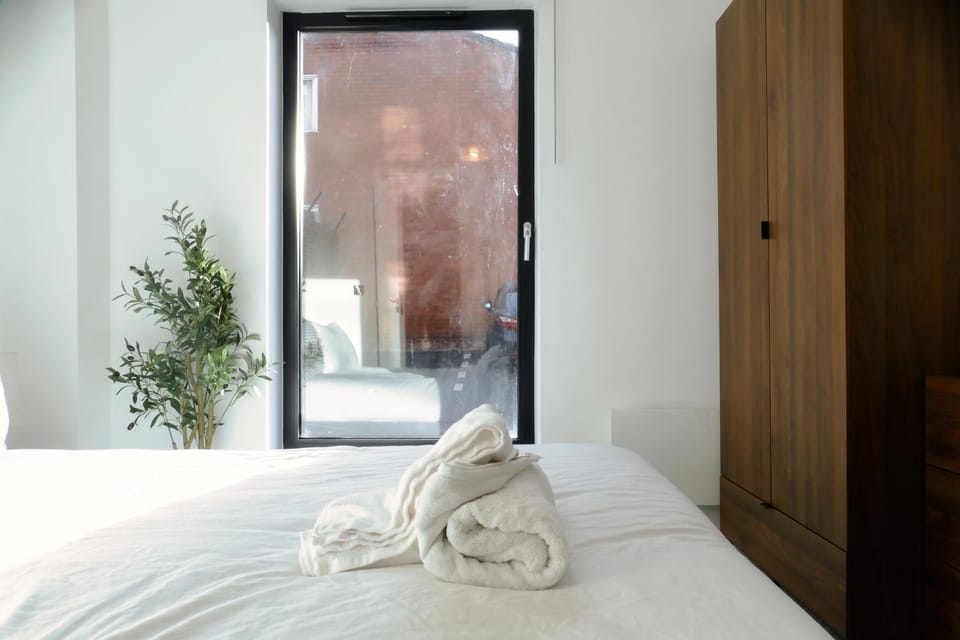 Bed, Bedroom, towels, wardrobe