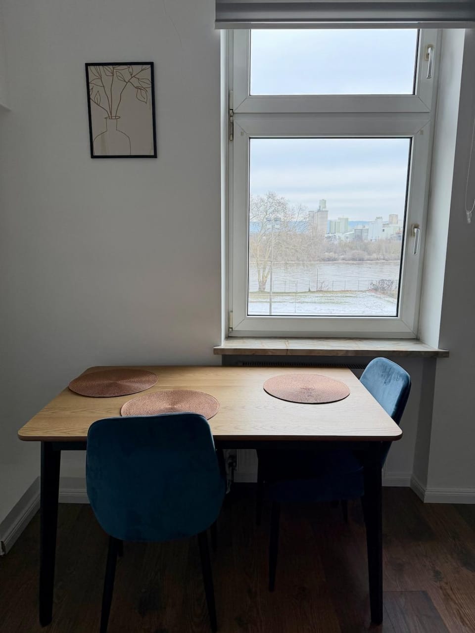 Dining area, kitchen