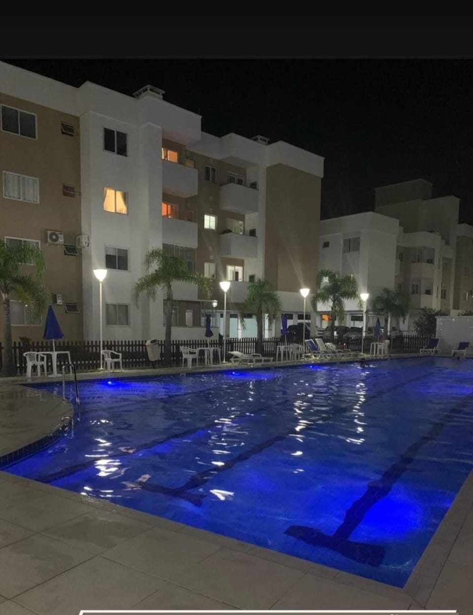 2 quartos, ar condicionado, vaga coberta, condomínio com piscina Apartment in Florianopolis