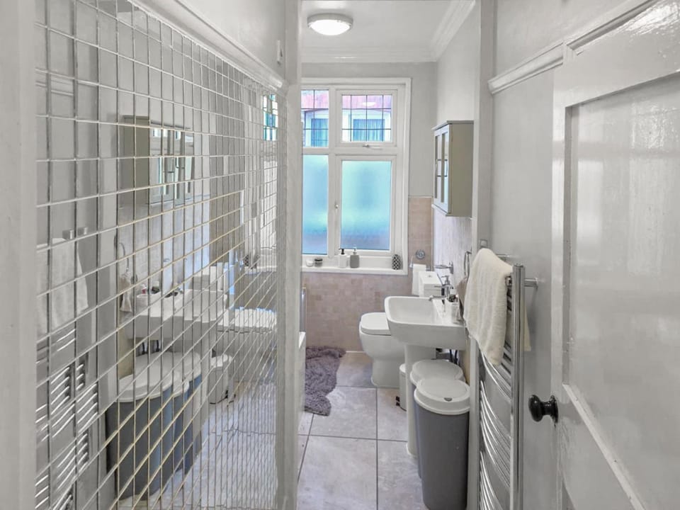 Bathroom, Bath