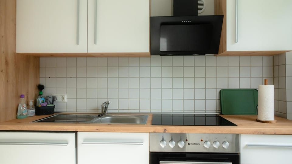 Kitchen or kitchenette, stove, stove, kitchen, kitchen