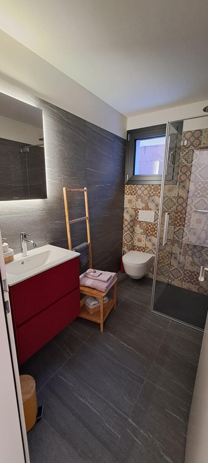 Bellinzona, bed & breakfast di D, alloggio in casa privata con accesso privato con colazione Bed and Breakfast in Bellinzona