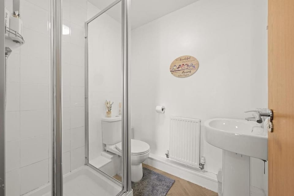 2 Bedroom Flat Close To Manchester Piccadilly Apartment in Salford