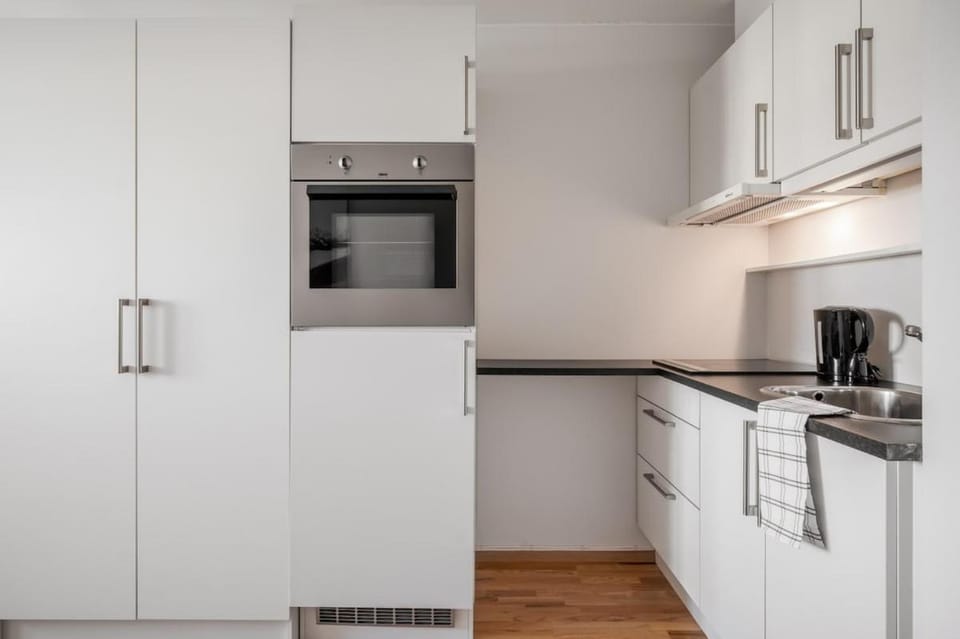 Coffee/tea facilities, Kitchen or kitchenette, oven, pet friendly, stove