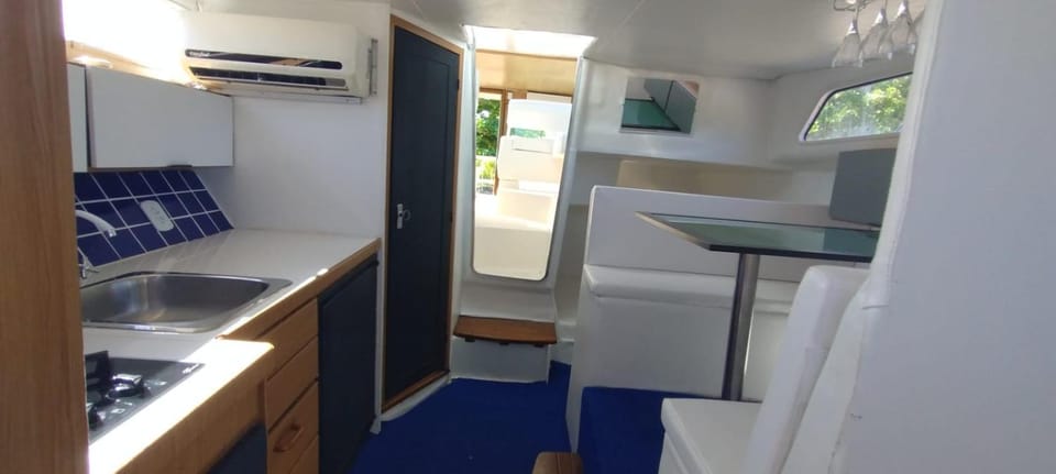 Suite Lancha Docked boat in State of Espírito Santo, Brazil