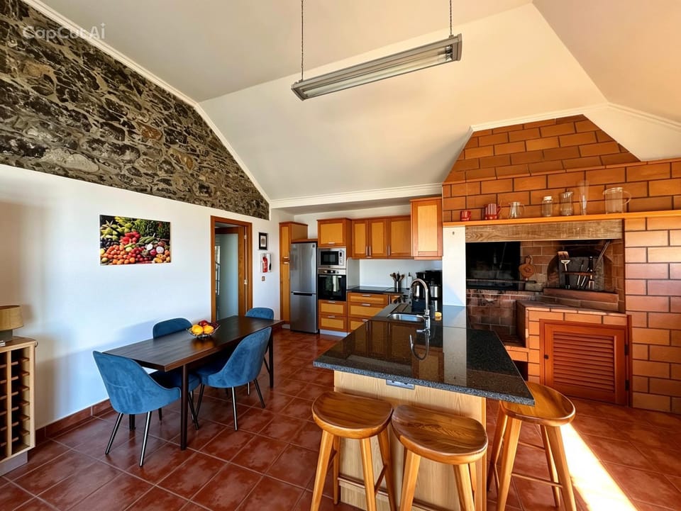 Kitchen or kitchenette, Seating area, Dining area, oven, stove