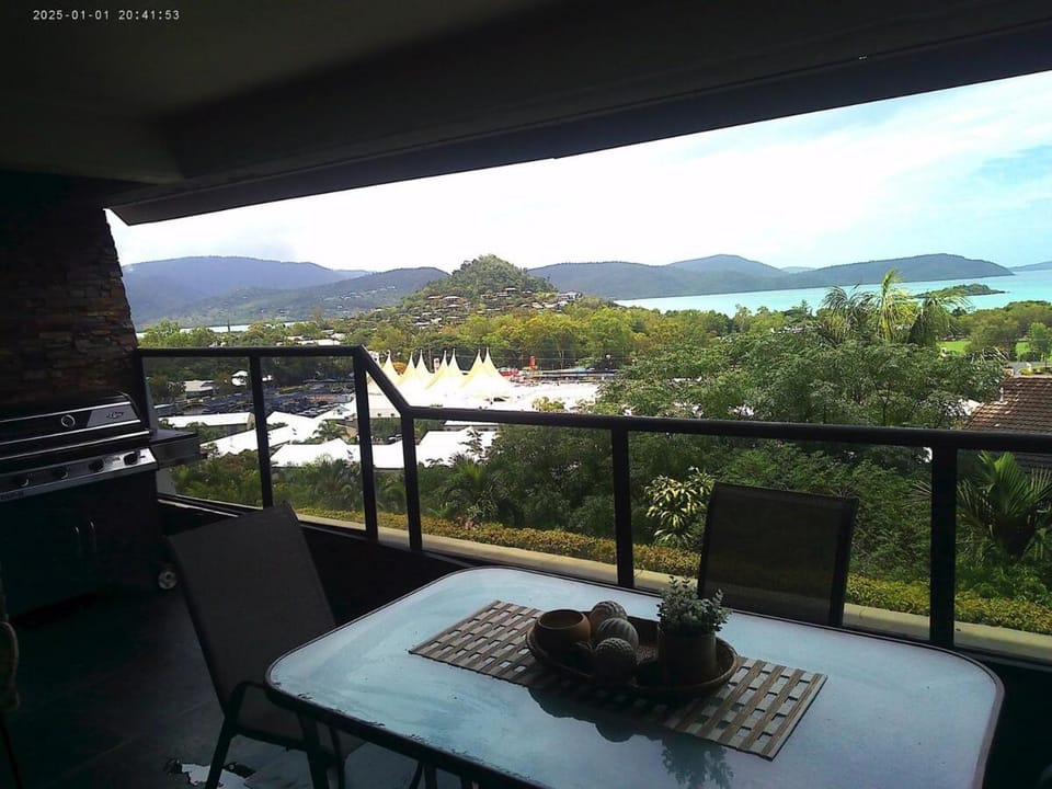 Whitsunday Harbour Views Apartment in Whitsundays