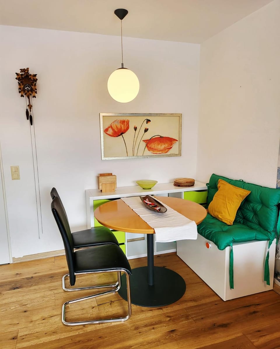 Highlights-Play area in children's room! Terrace-park, indoor pool, sauna, hiking, PingPang, table-football, tennis, free parking Apartment in Baden-Württemberg