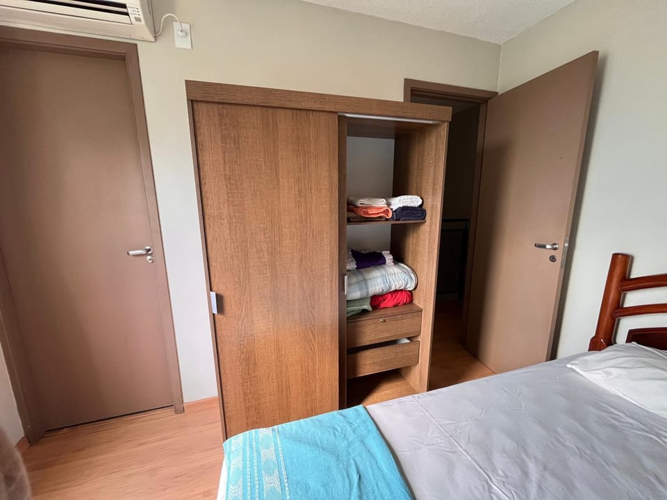Quarto Premium c Ar e Wi-Fi - Próximo à Ponte JK Vacation rental in State of Goiás