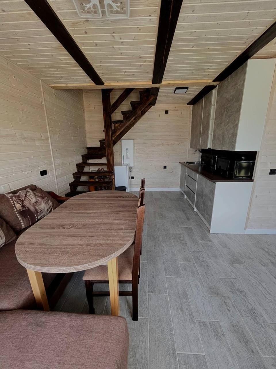 Kitchen or kitchenette, Living room, Seating area, Dining area