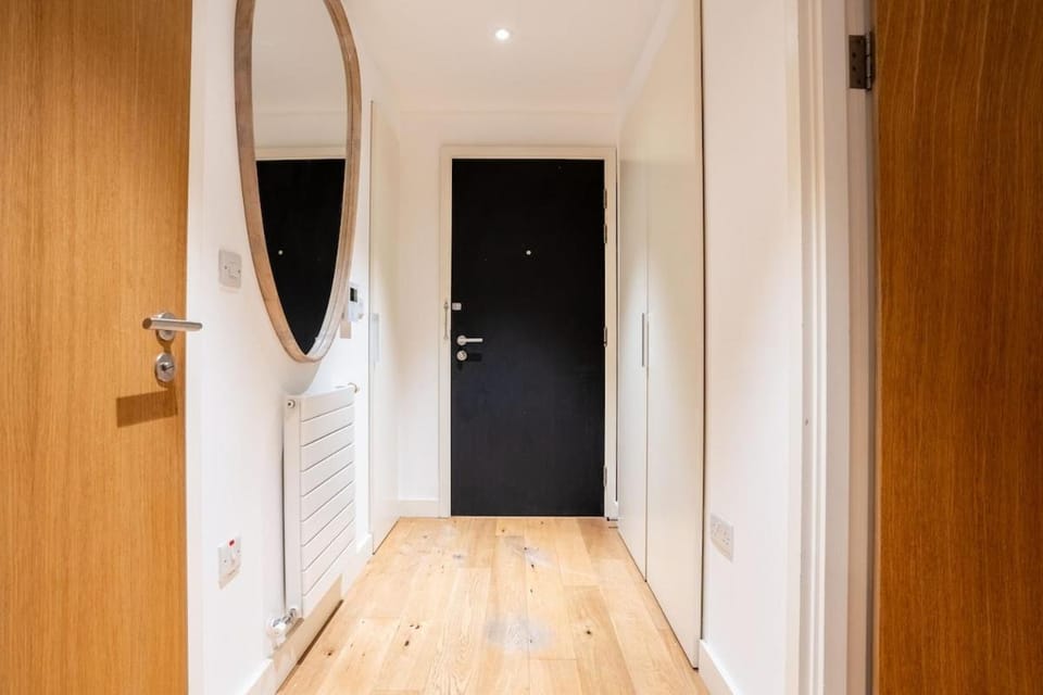 London 1BR Sleeps 6 - Near Stn Apartment in London