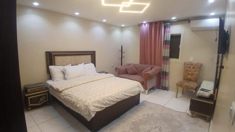 شقه فندقيه بسعر مغري جدا في ميدان لبنان Apartment in Egypt