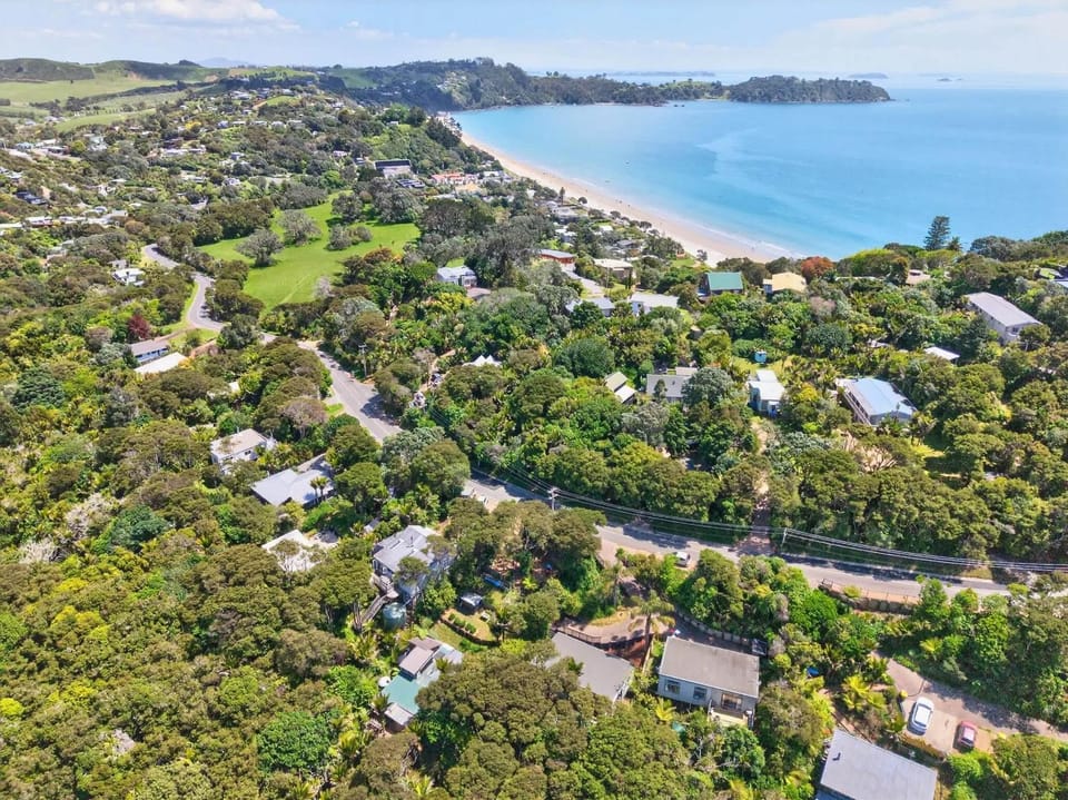 Easy Island Living at Onetangi House in Auckland Region