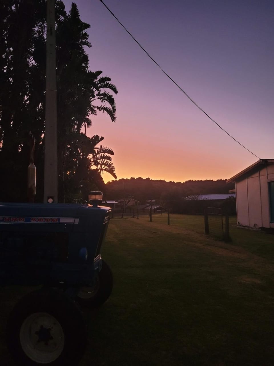 Oakura Family Bach, sleeps 10, one back from beach House in Northland