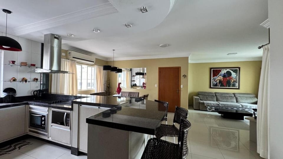 Kitchen or kitchenette, Living room, Seating area, oven