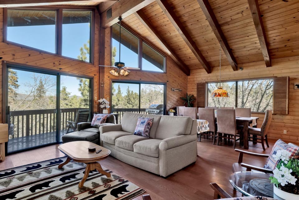 View (from property/room), Living room, Seating area