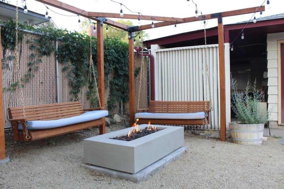 The Nest with Firepit & Backyard Oasis House in Klamath Falls