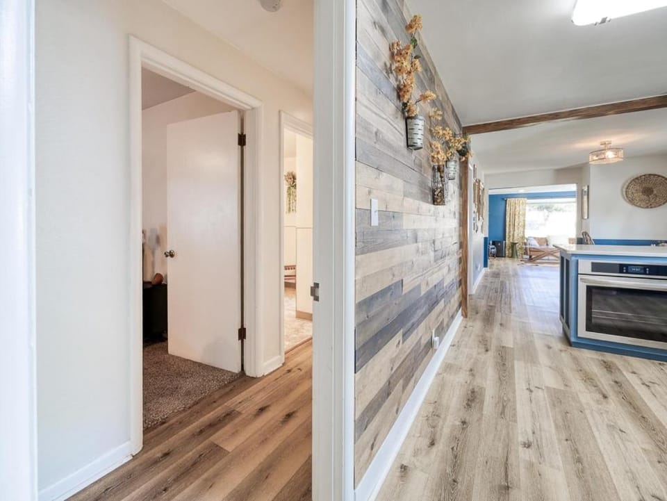 The Nest with Firepit & Backyard Oasis House in Klamath Falls