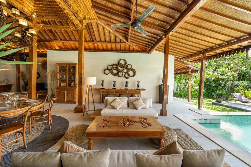 3BDR Villa with Pool Jacuzzi - Canggu Villa in North Kuta