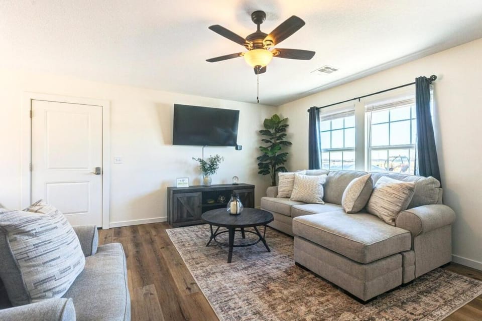 Stylish New Construction Home House in Salina