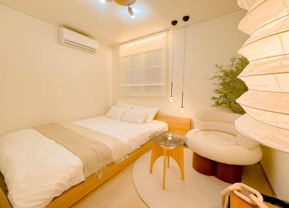 Bed, Bedroom, air conditioner