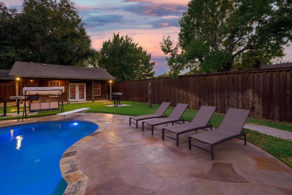 Impressive 5BR 3B Home with Pool Game Room & Cinema Room House in Irving