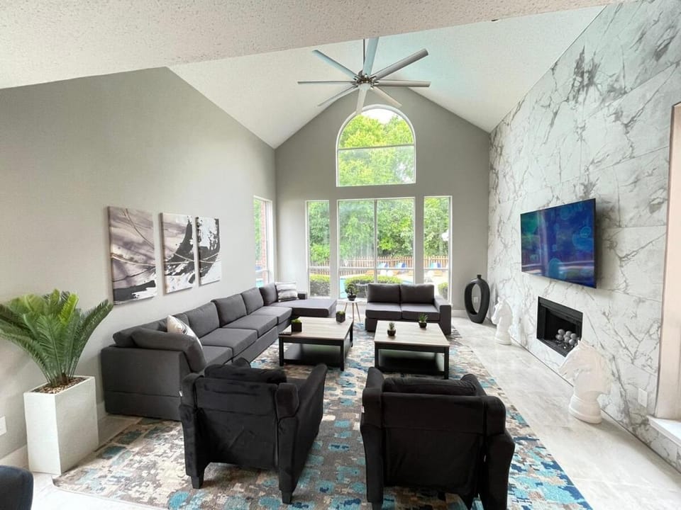 Captivating 6BR 3B Home with Pool & Fire Pit House in Mesquite