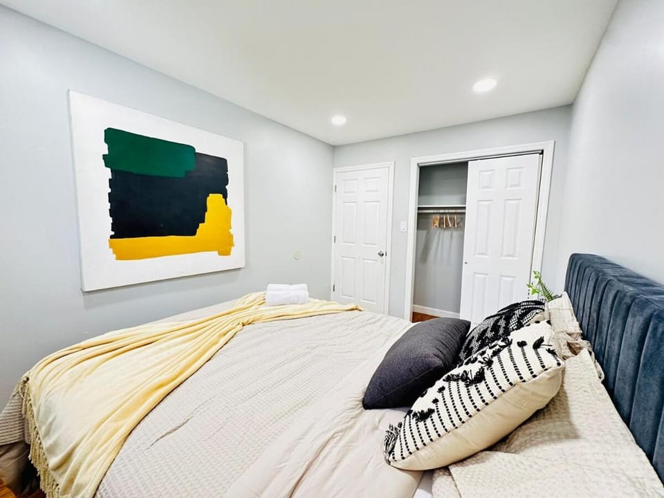 Lux NYC Stay 3Bed2Bath w parking House in Secaucus